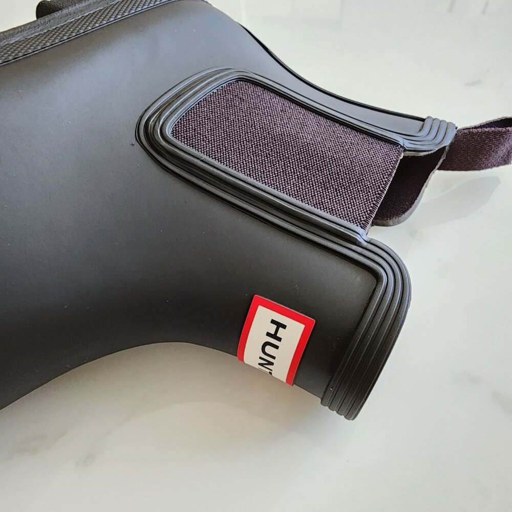 Hunter Women’s Original Chelsea Rain Boots – Classic & Weather-Ready ☔👢 - Picture 10 of 11